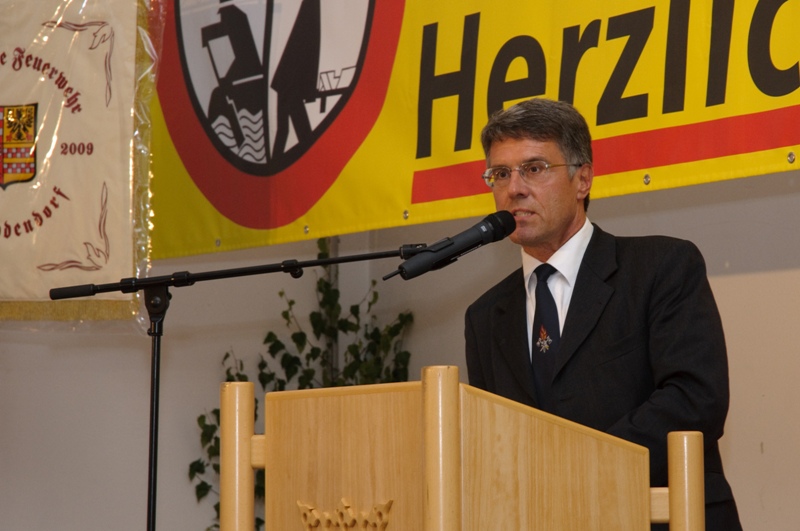 Bürgermeister Kroeger bei der Rede