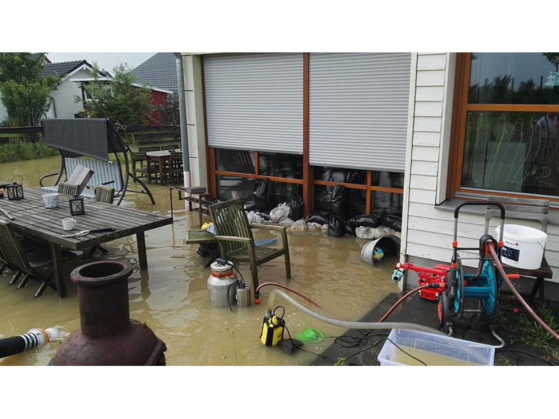Überflutete Terrasse in Ödingen
